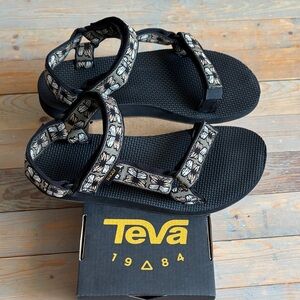 Teva sandals size 7